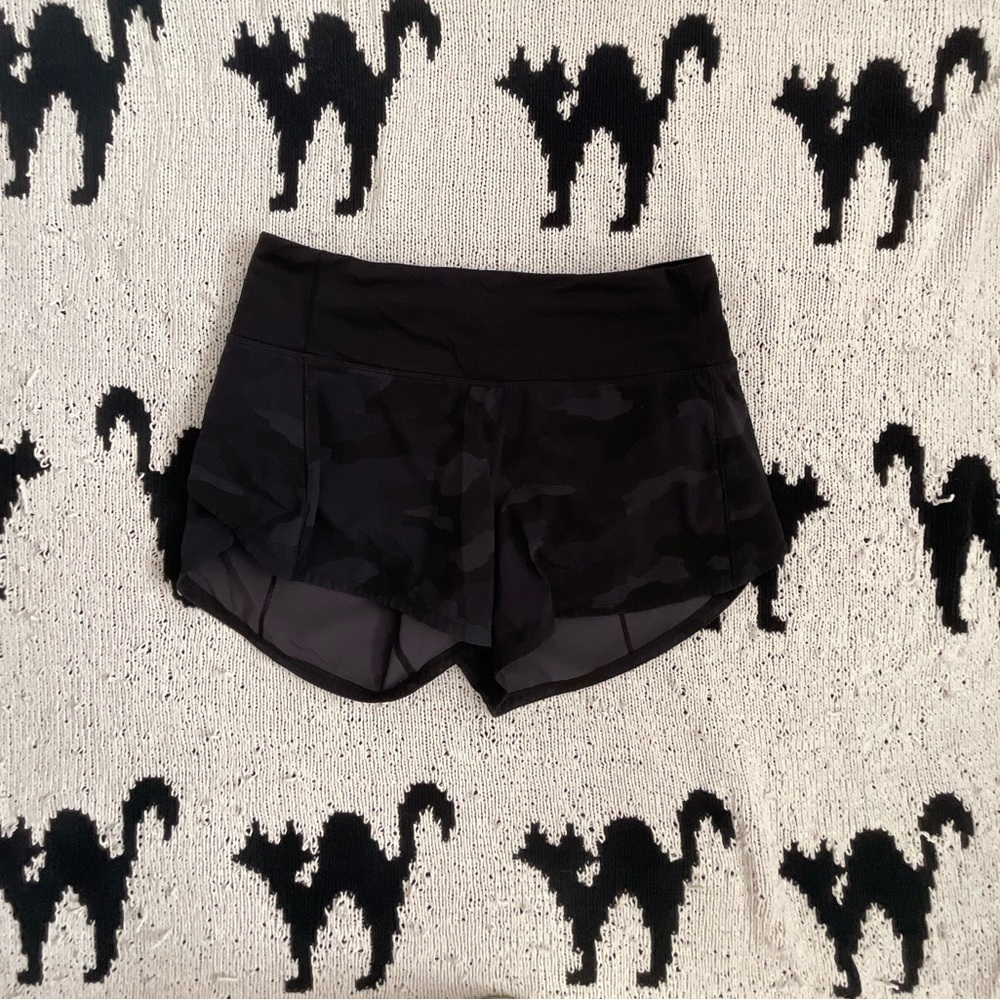 Lululemon Speed Up High-Rise Lined Short 2.5" (Camo Size 4)